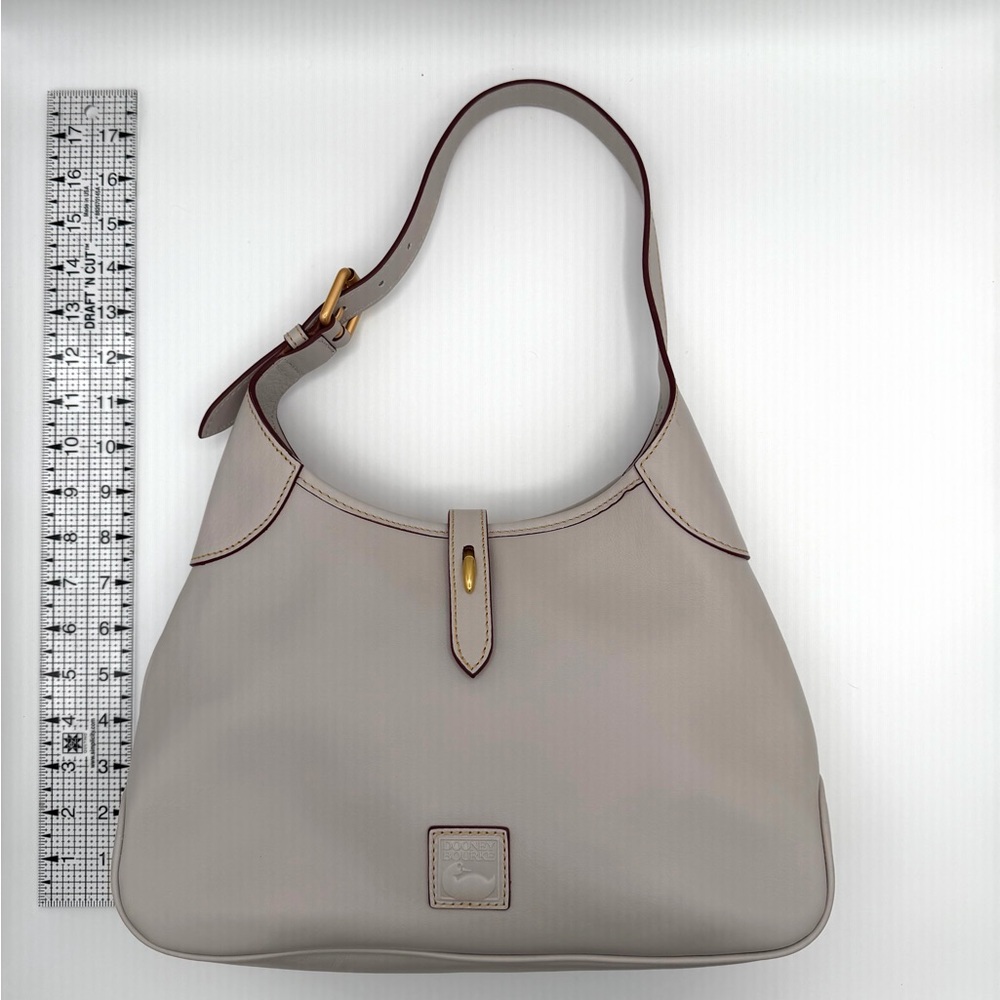 Dooney & Bourke Cream Leather Shoulder Bag | Smoke Free Home 💛 - Picture 5 of 8